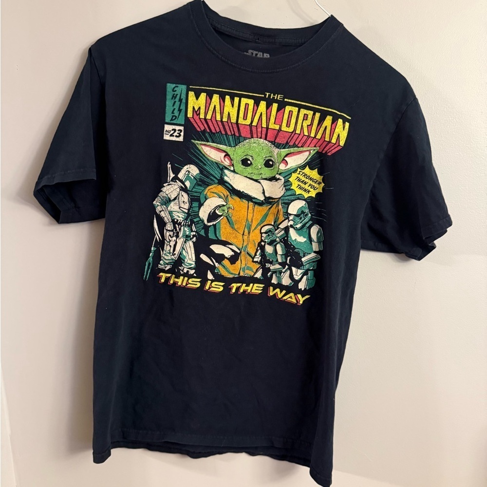 Star Wars The Mandalorian “This Is The Way” Graphic T-Shirt – Size Medium